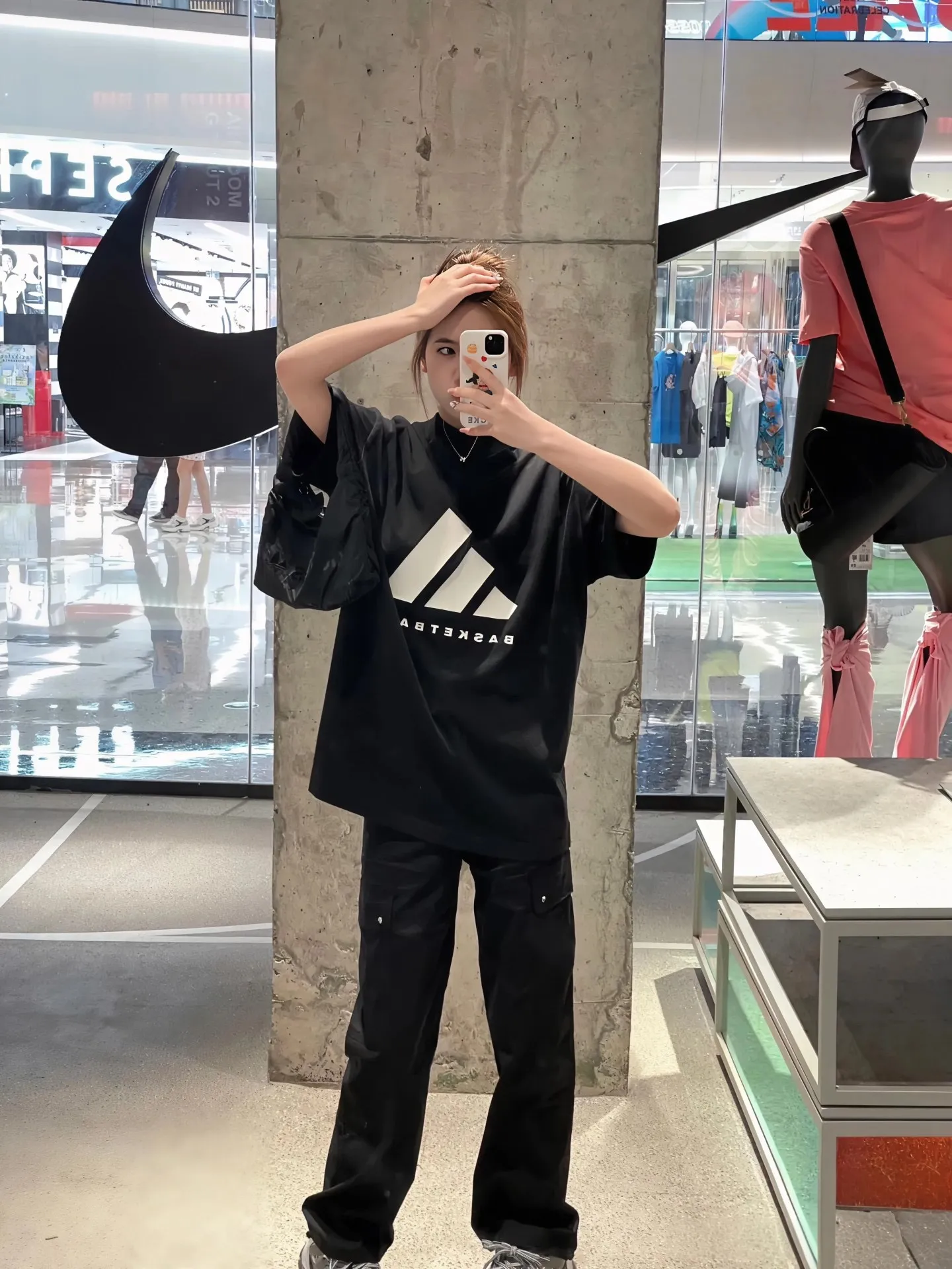 ：KK 10 Originals × T Same Style ： 1.320g ，100% ， ， ， 。 2. ， ， ， ， ！ 3. ， ， ， 。 4. ， Breathable ， Quality 。 ： ， 。 “Daily Log : Relarda” ，“goodday Hows your weather?” ， 。 ， ， 。 ：Black、White Size ：S-XL